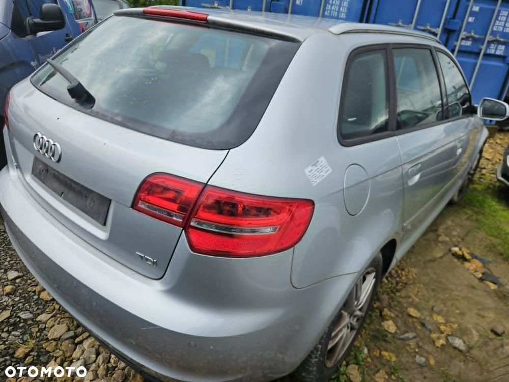 Audi A3 Sportback 2.0 TDI DPF Ambiente - 4