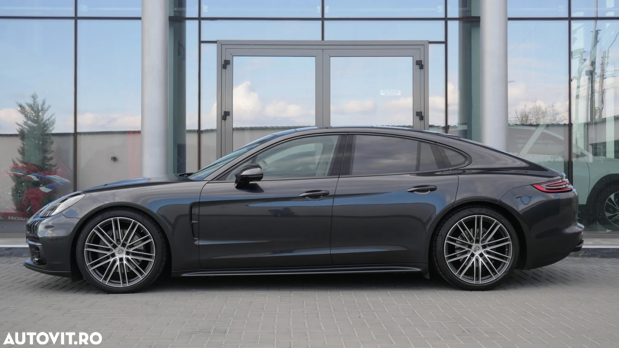 Porsche Panamera 4S - 14