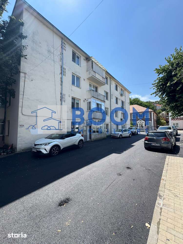 Apartament 3 Camere | Zona Ultracentrala | Etaj 1 - De RENOVAT - Imagine principală: 3/6