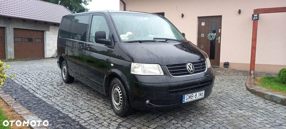 Volkswagen Caravelle - 1