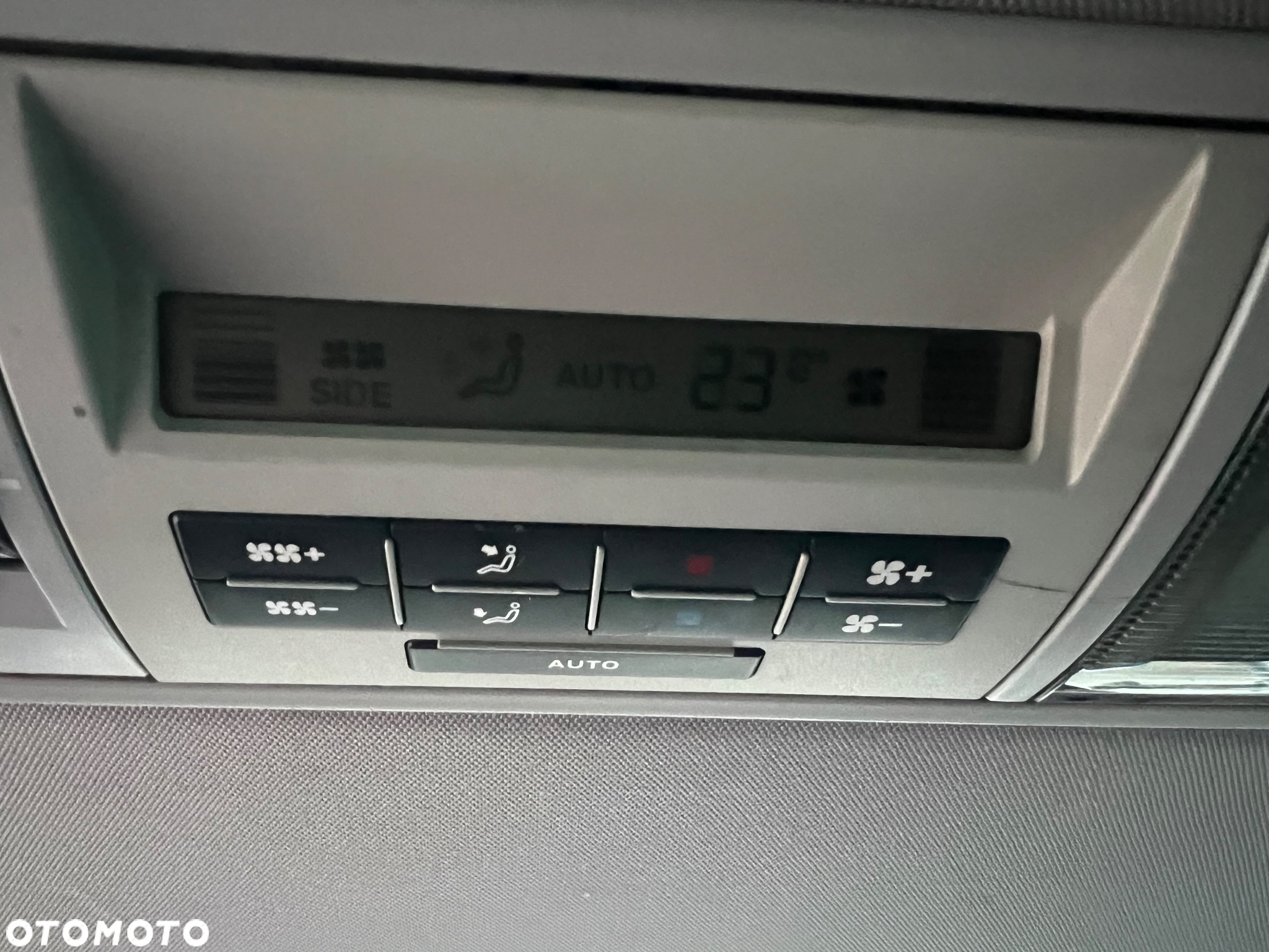 Volkswagen Multivan - 35