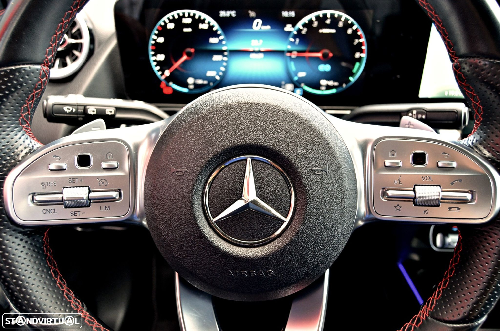 Mercedes-Benz GLA 250 e AMG Line - 16