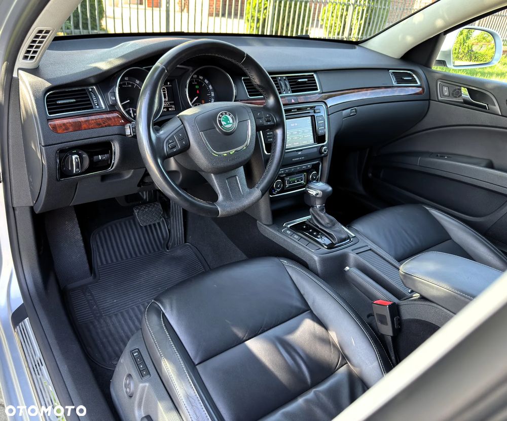 Skoda Superb 3.6 V6 4x4 DSG Elegance - 16