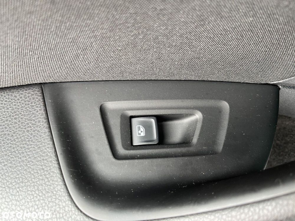 Volkswagen Passat - 14