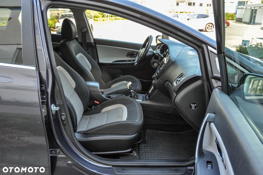 Kia Ceed - 11