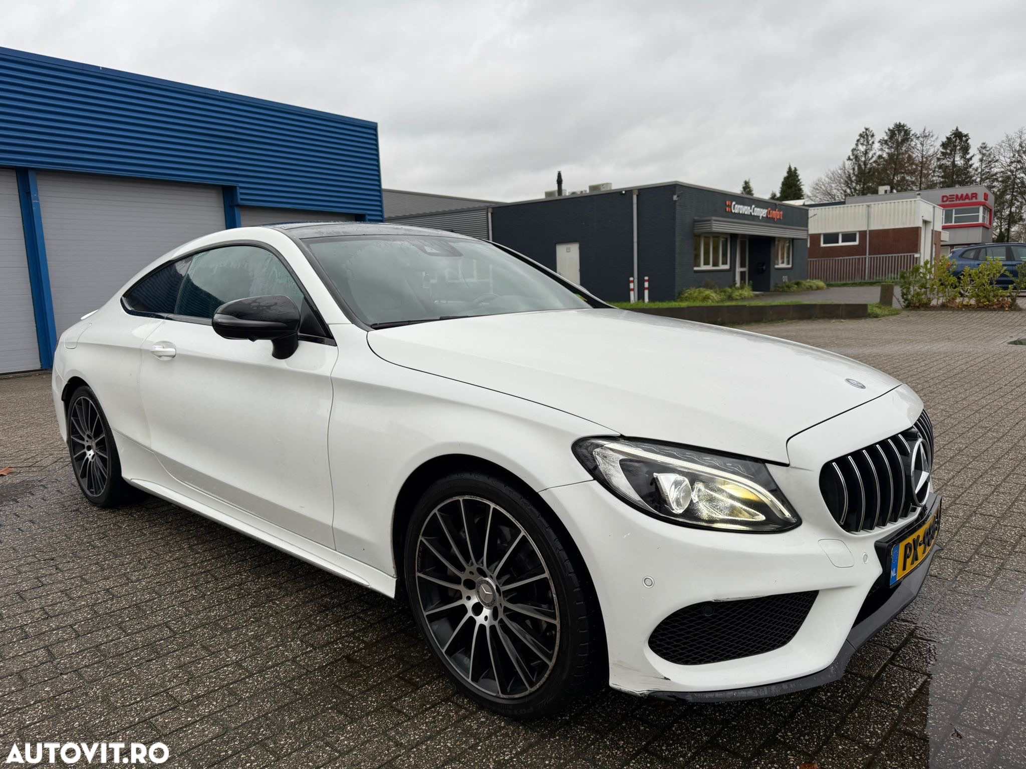 Mercedes-Benz C 200 Coupe 4Matic 9G-TRONIC AMG Line - 2