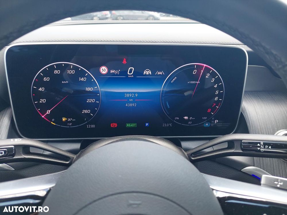 Mercedes-Benz GLC 300 e 4Matic 9G-TRONIC AMG Line Advanced - 12