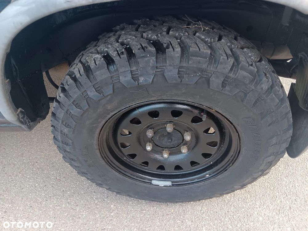 Nissan Terrano 2.4 SR - 15