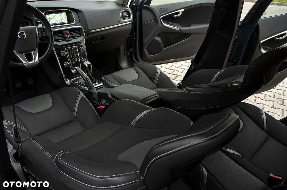 Volvo V40 D2 Summum - 23