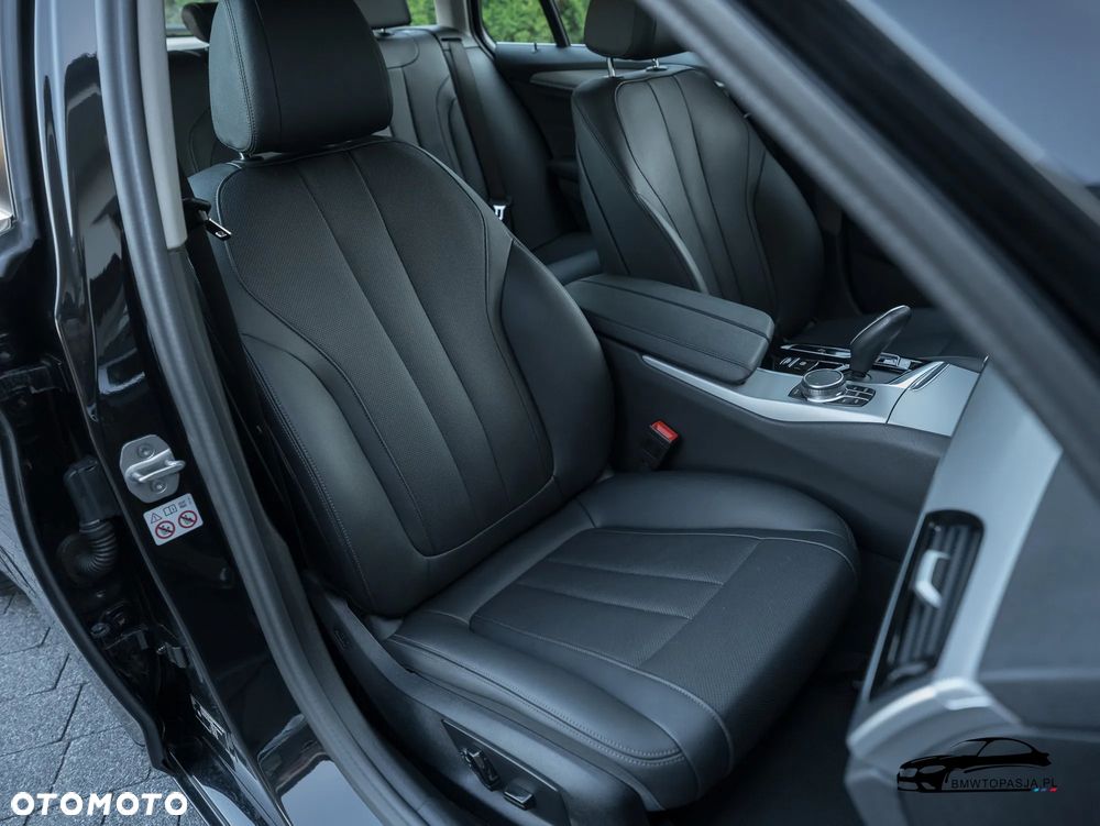 BMW Seria 5 520d - 29