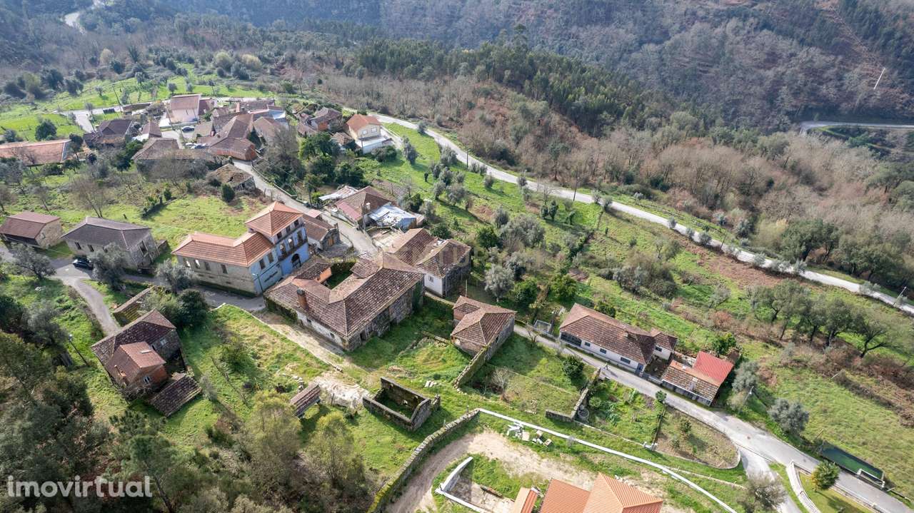 Casa situada em Paredes, São Pedro do Sul, com uma área total de 550 m - Grande imagem: 3/36