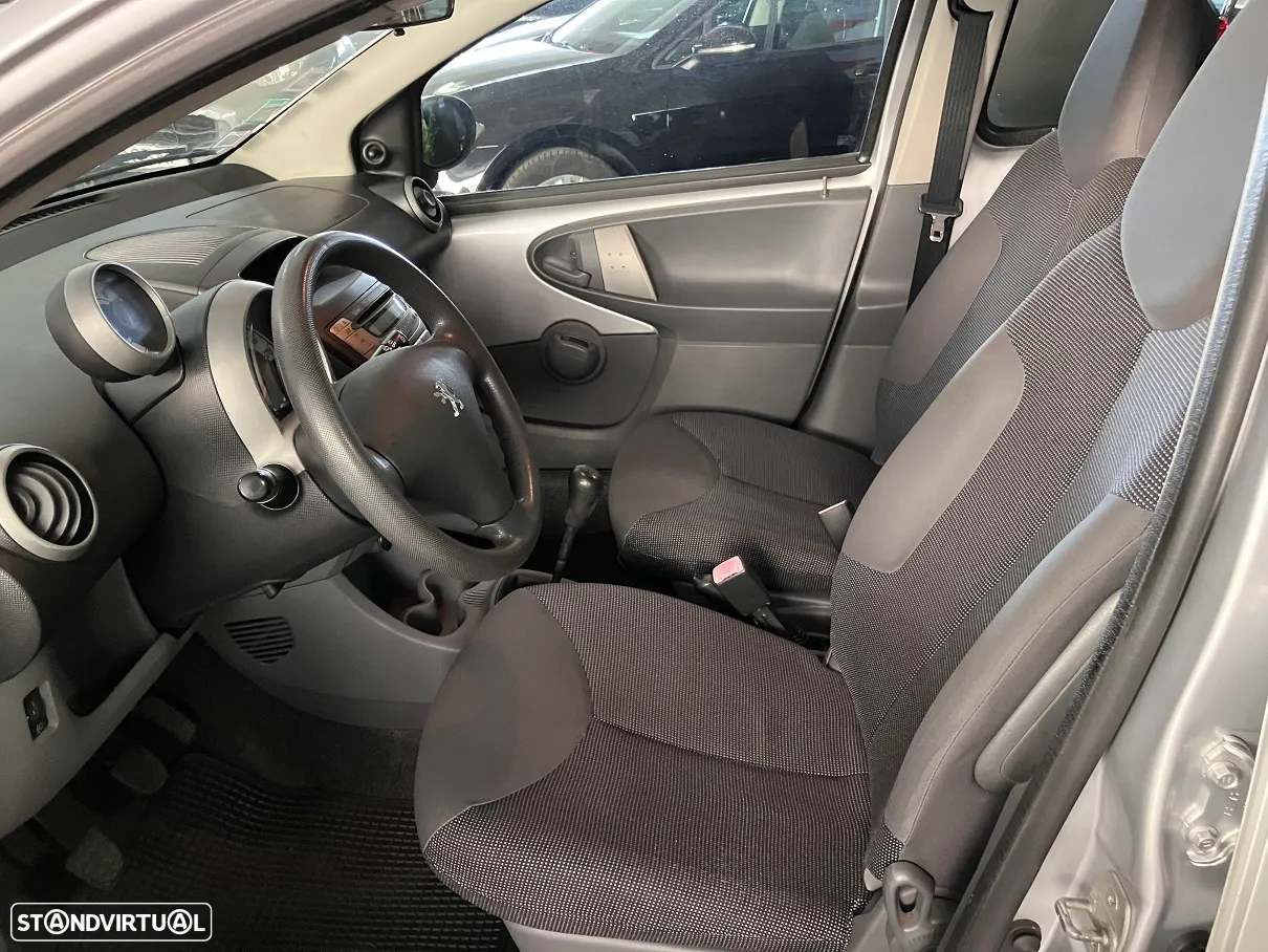 Peugeot 107 1.0 Trendy - 9
