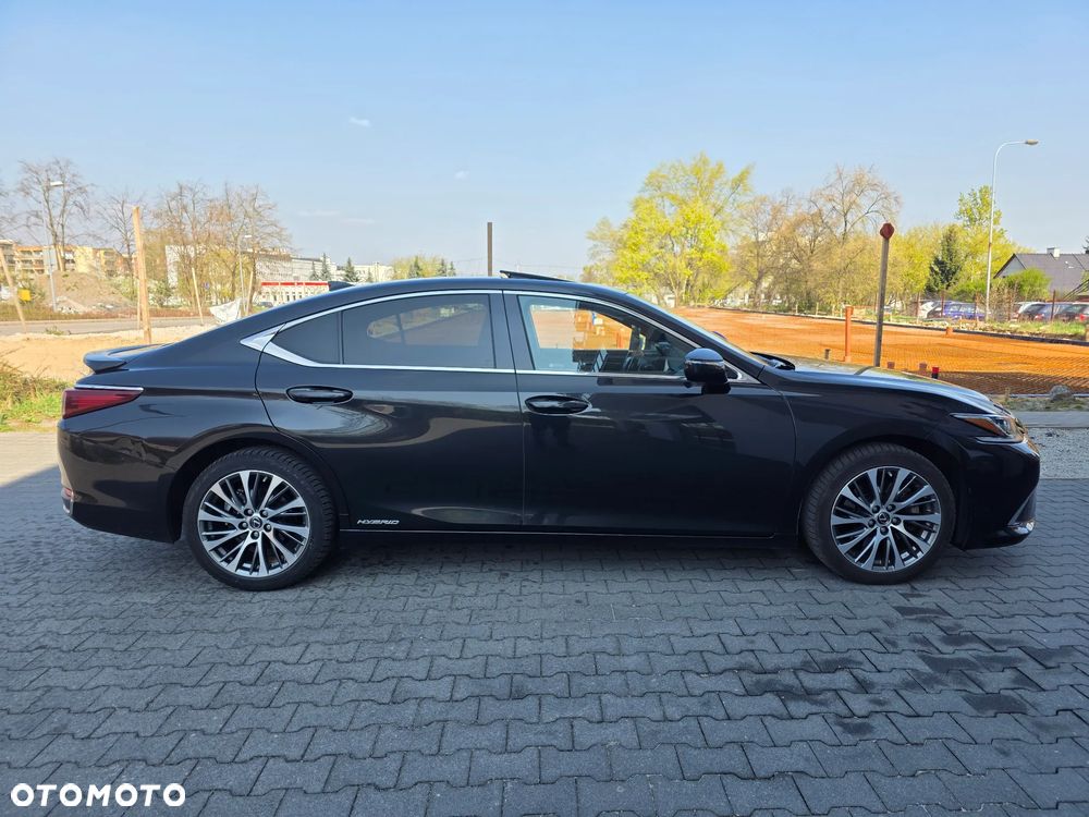 Lexus ES 300h Prestige - 9
