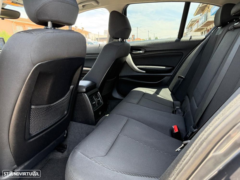 BMW 116 d Pack M - 11