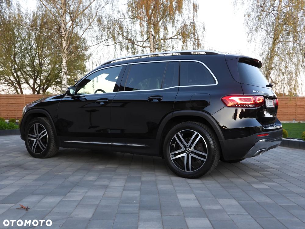 Mercedes-Benz GLB 220 d 4Matic 8G-DCT Progressive - 4