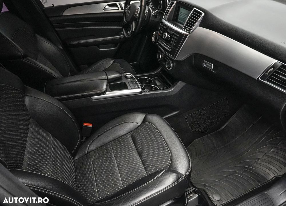 Mercedes-Benz ML - 12