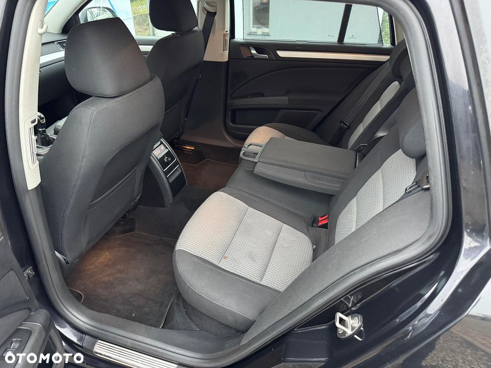 Skoda Superb 1.8 TSI FAMILY - 29