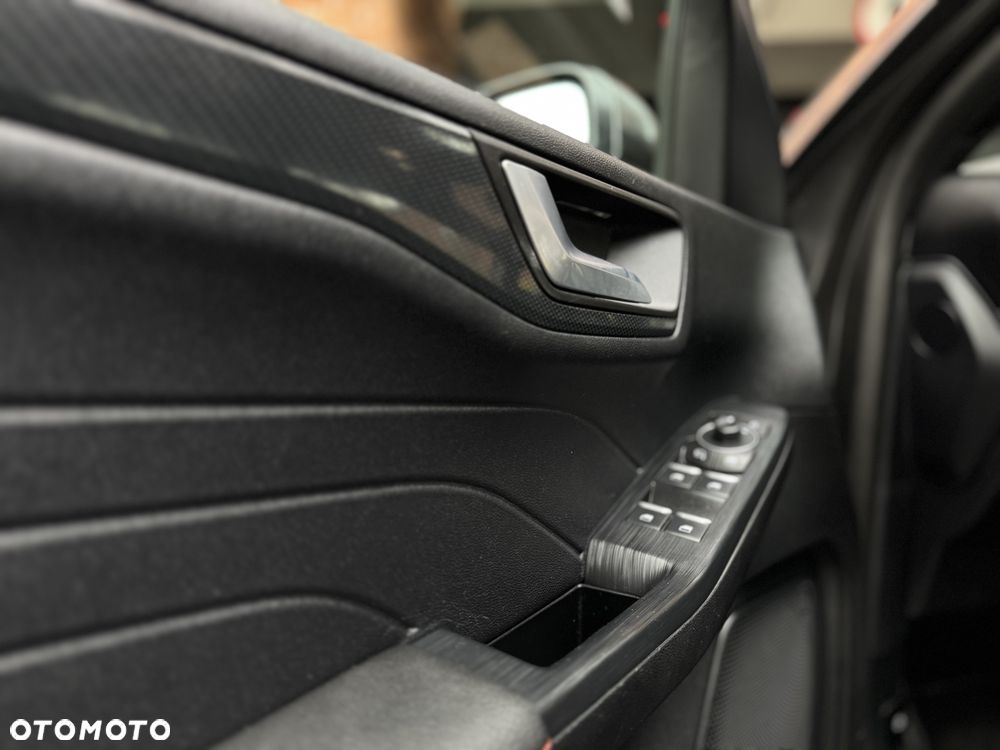 Ford Kuga - 25
