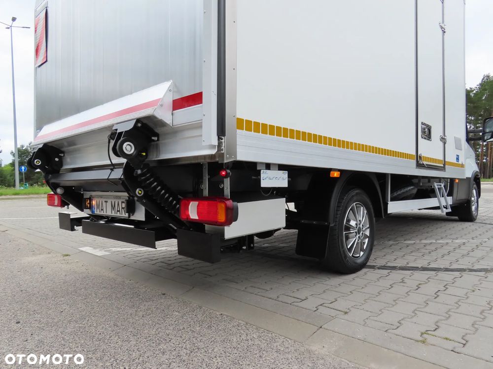 Iveco Daily 35S18 3.0 HPI 180 KM POWER Kontener+ WINDA BÄR 750 Kg 8.E.Palet 4270 mm Długi Boczne Drzwi Rozstaw Osi 4100 mm Ładowność 905 Kg GWARANCJA PRODUCENTA Stan Jak Nowy Gotowy Dostępny POLECAM - 14
