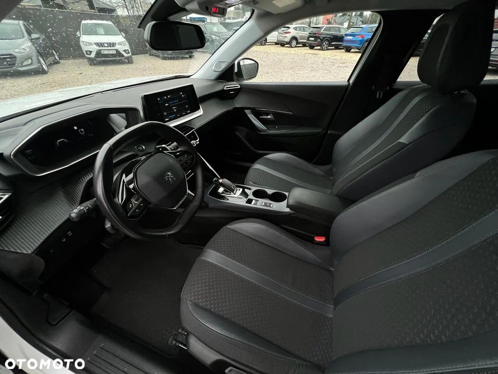 Peugeot 2008 1.5 BlueHDi Allure S&S EAT8 - 24