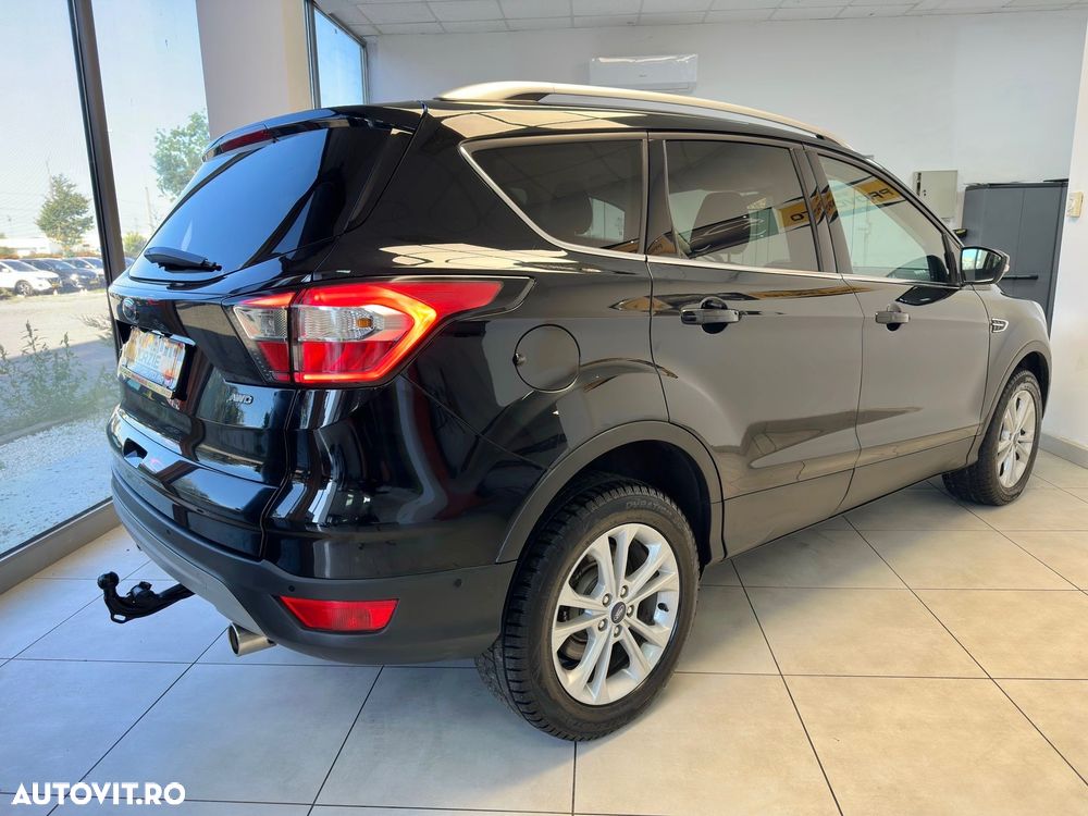 Ford Kuga 2.0 TDCi 4x4 Aut. Titanium - 4