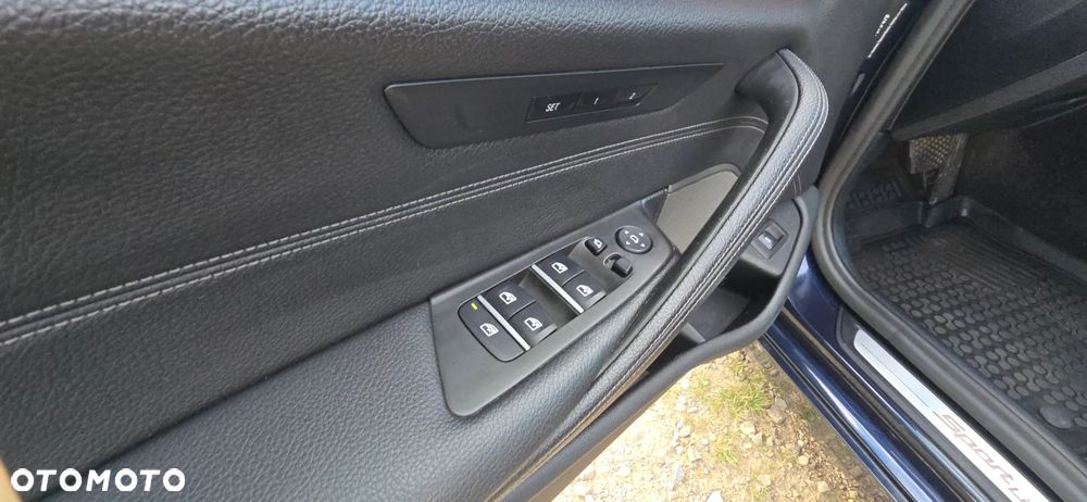 BMW Seria 5 520d xDrive MHEV Sport Line sport - 8