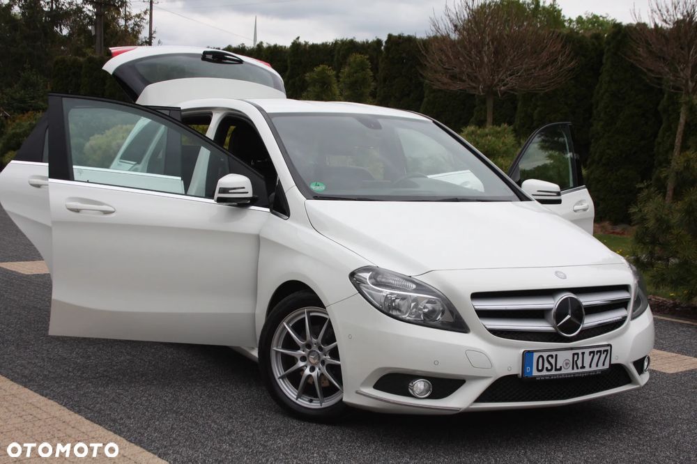 Mercedes-Benz Klasa B 180 Edition - 36