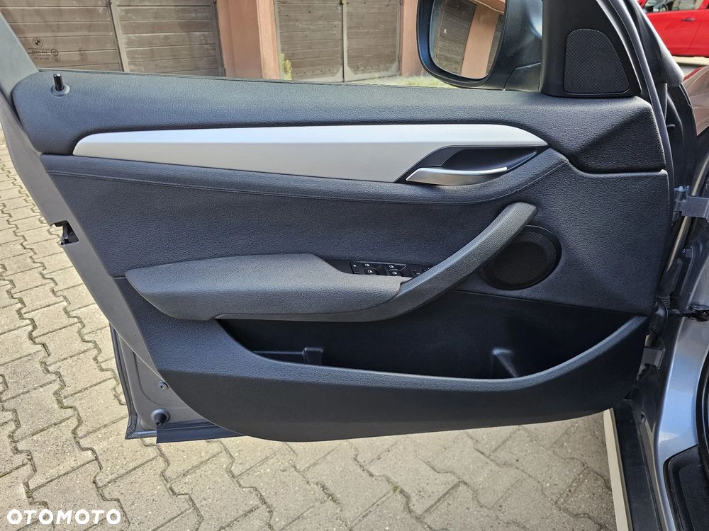 BMW X1 xDrive18d xLine - 12
