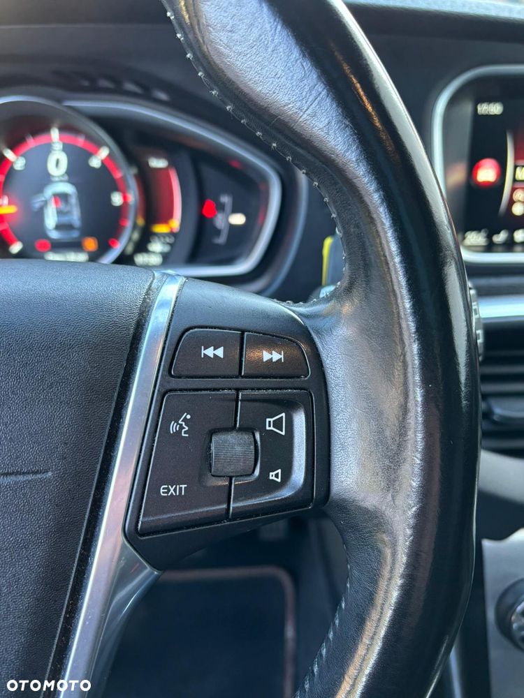 Volvo V40 D4 Drive-E Ocean Race - 17