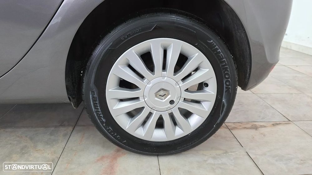 Renault Clio 1.2 16V Fairway - 12