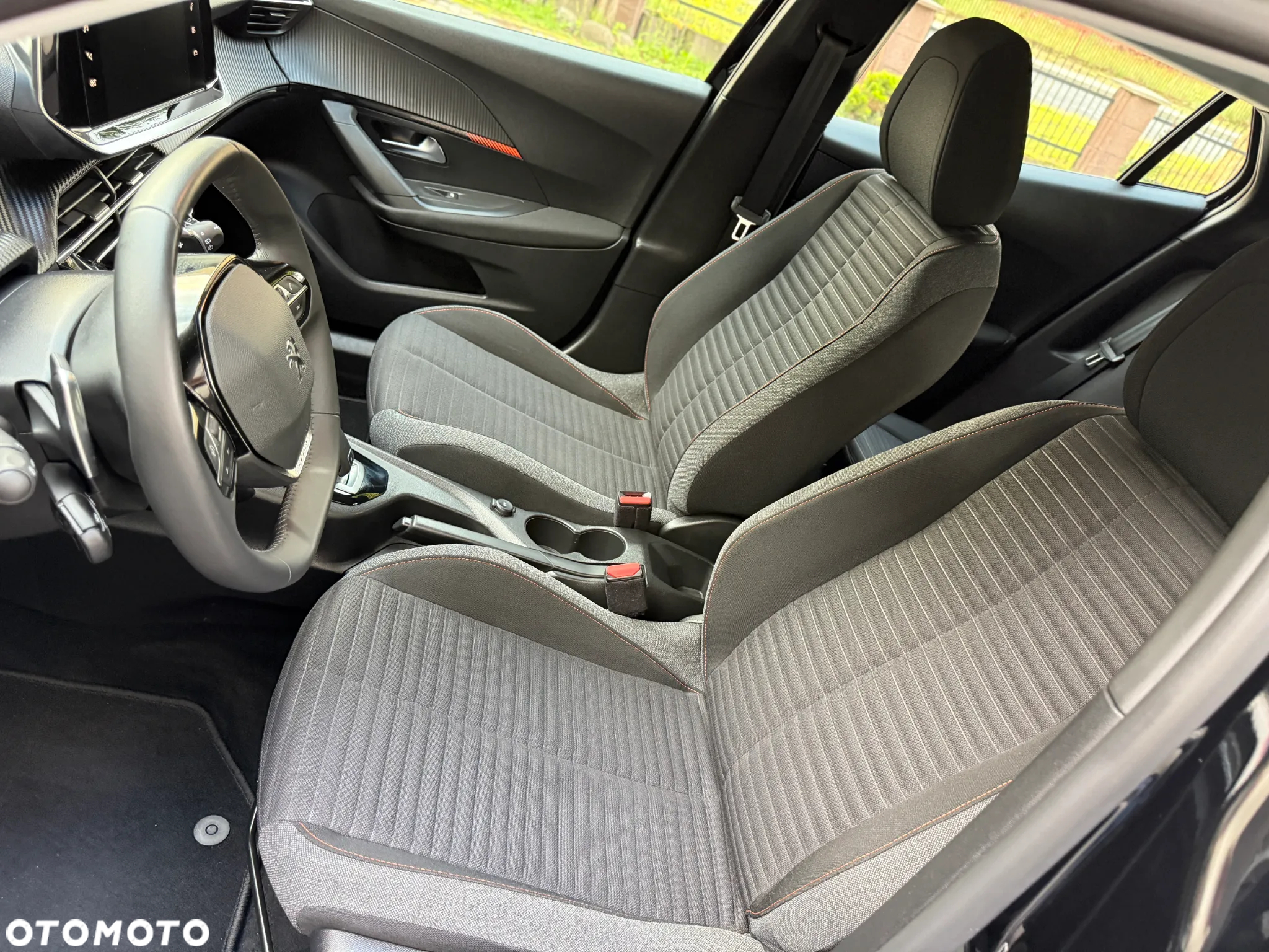 Peugeot 2008 1.2 PureTech Active Pack S&S EAT8 - 32