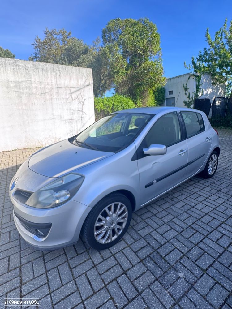 Renault Clio 1.4 16V Dynamique Luxe - 3