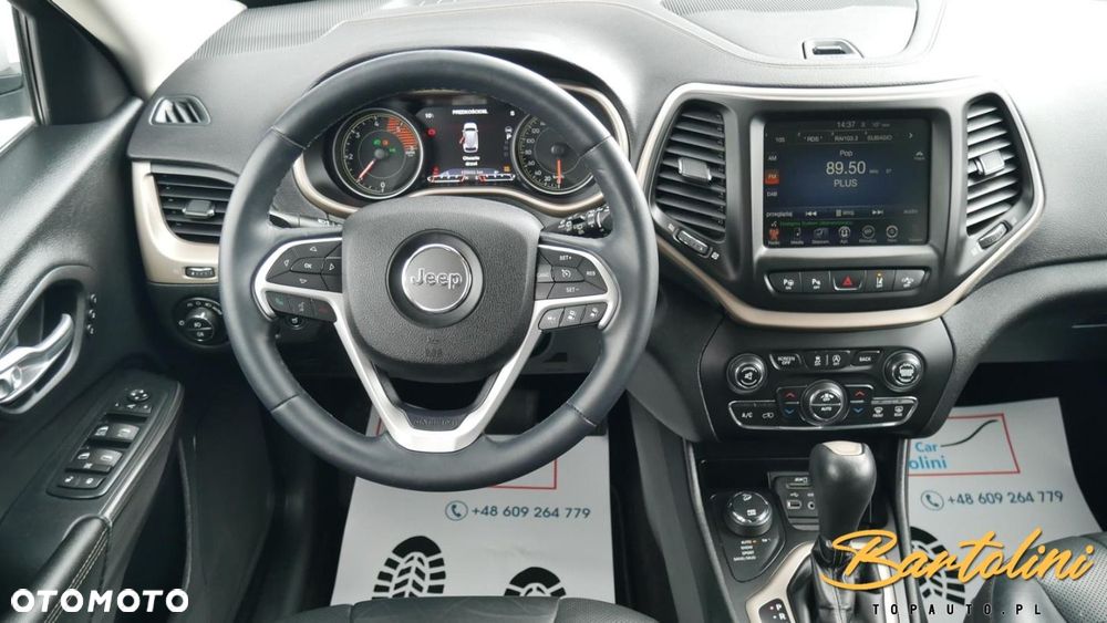 Jeep Cherokee - 8