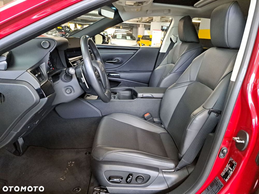 Lexus ES 300h Business Edition - 12