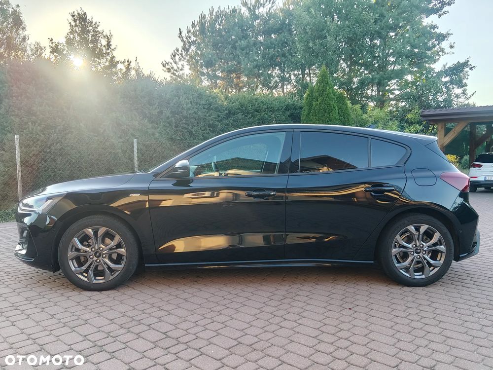 Ford Focus 1.0 EcoBoost Hybrid ST-LINE X - 4