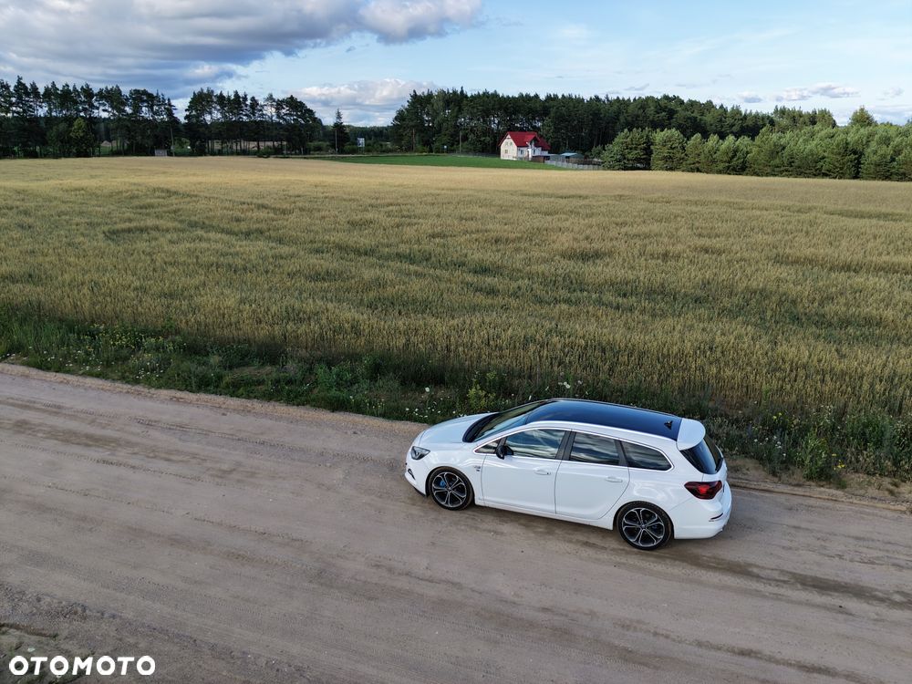 Opel Astra 2.0 CDTI Cosmo - 27