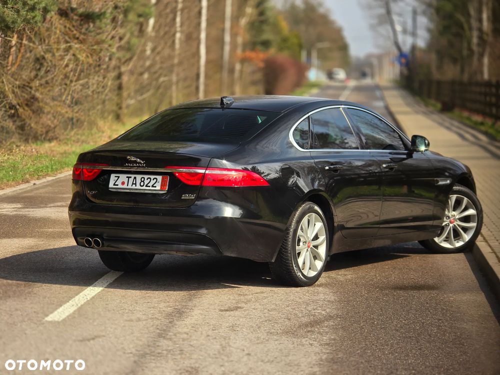 Jaguar XF 20d AWD Prestige - 4