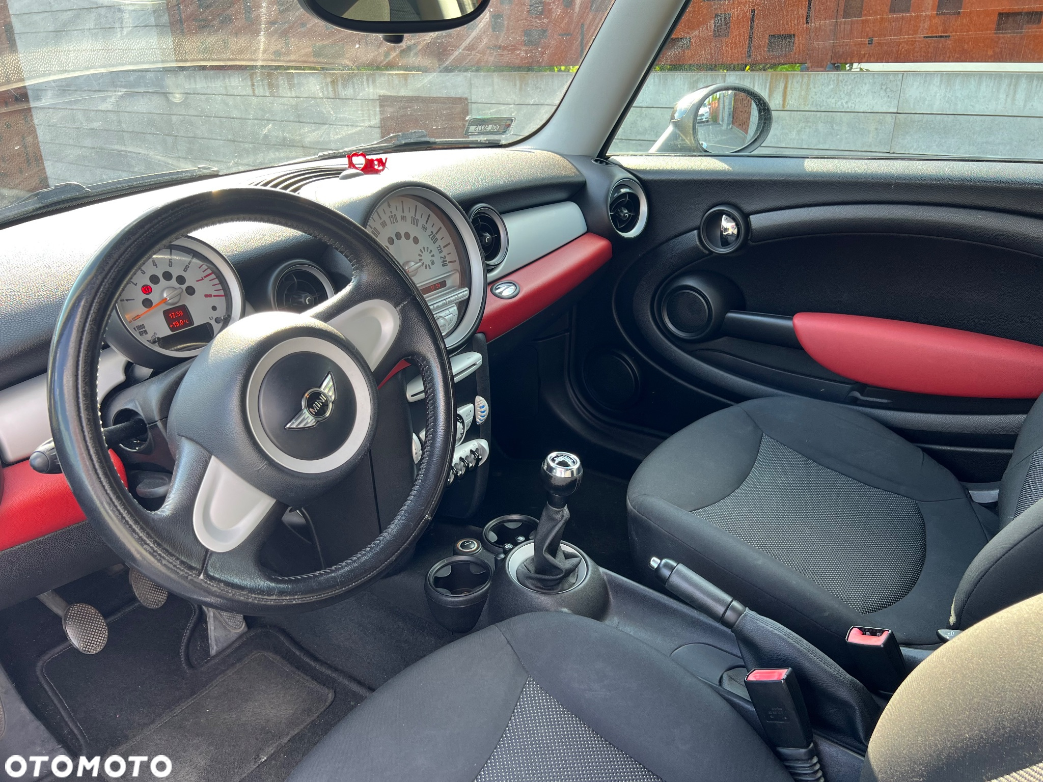 MINI ONE Standard - 9