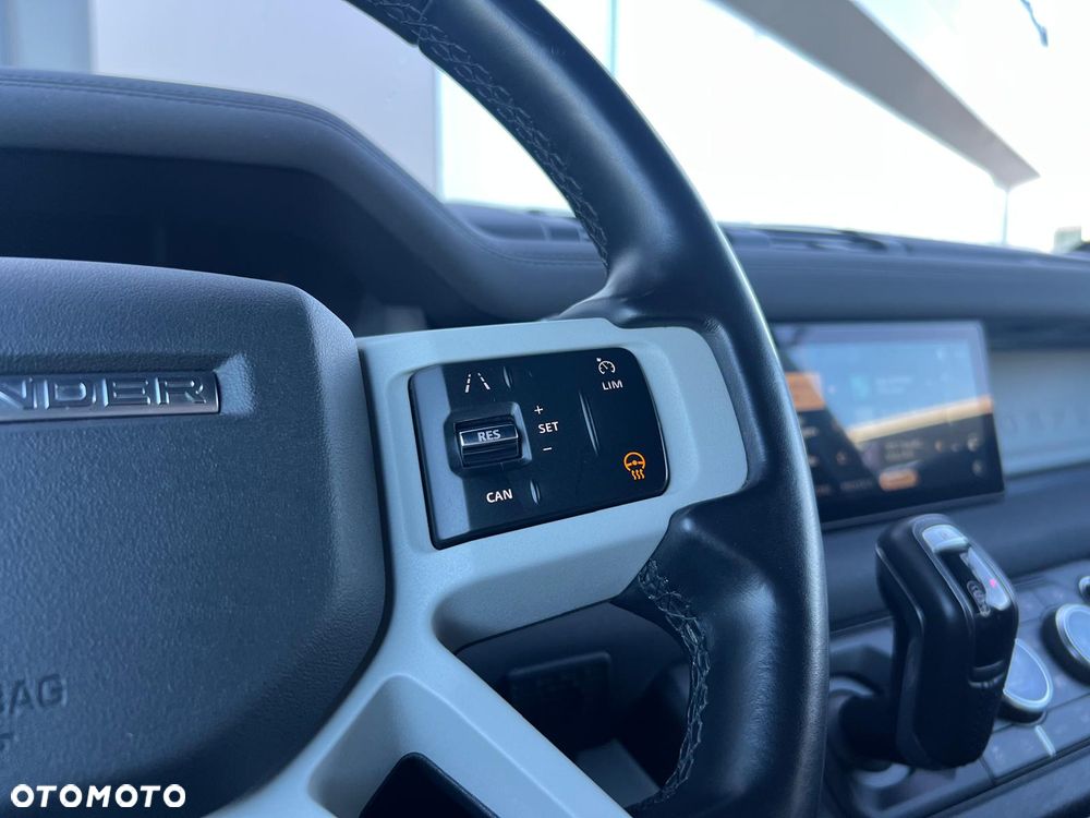 Land Rover Defender - 10