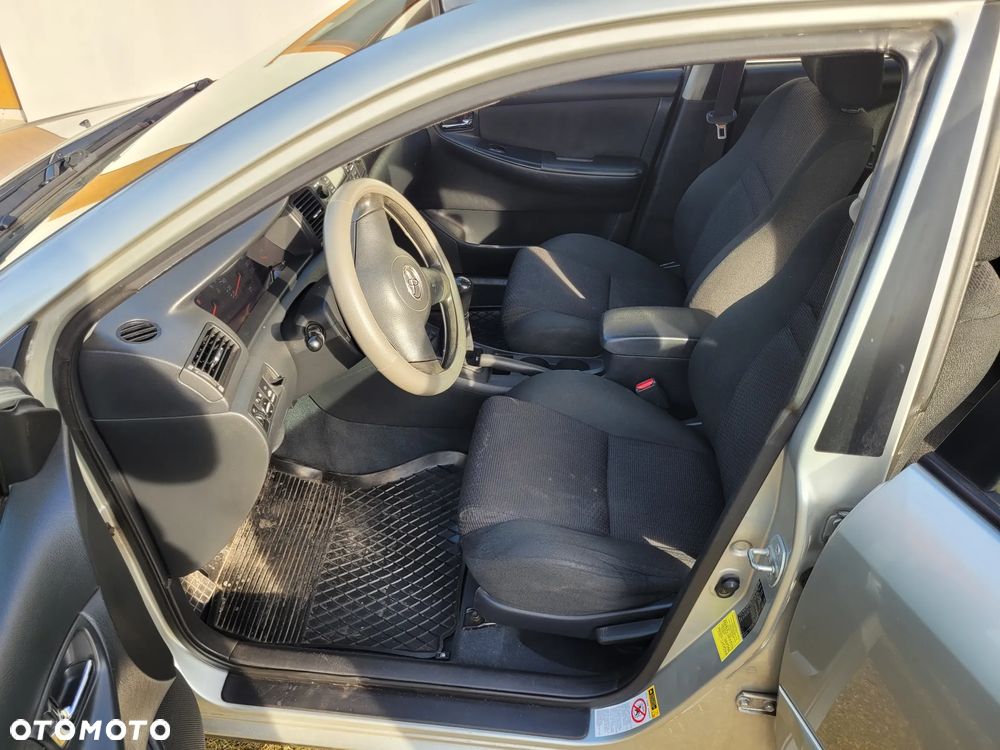 Toyota Corolla 1.4 VVT-i Terra - 12