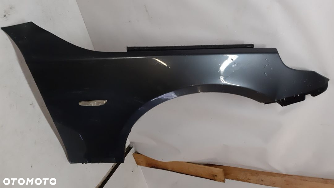 *BMW E60  BŁOTNIK PRZÓD PRAWY SPACEGRAU - 2