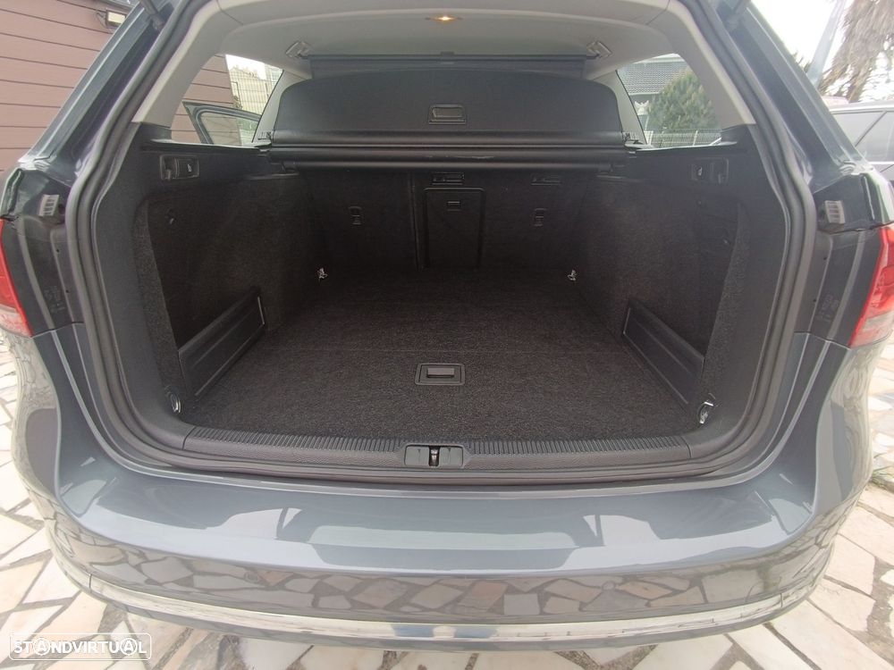 VW Passat Variant 1.6 TDI BlueMotion - 17