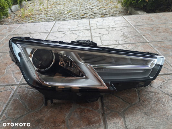 Lampa prawa Xenon Audi A4 B9 8W 8W0941044 2015-2019