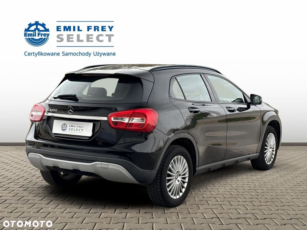 Mercedes-Benz GLA - 6