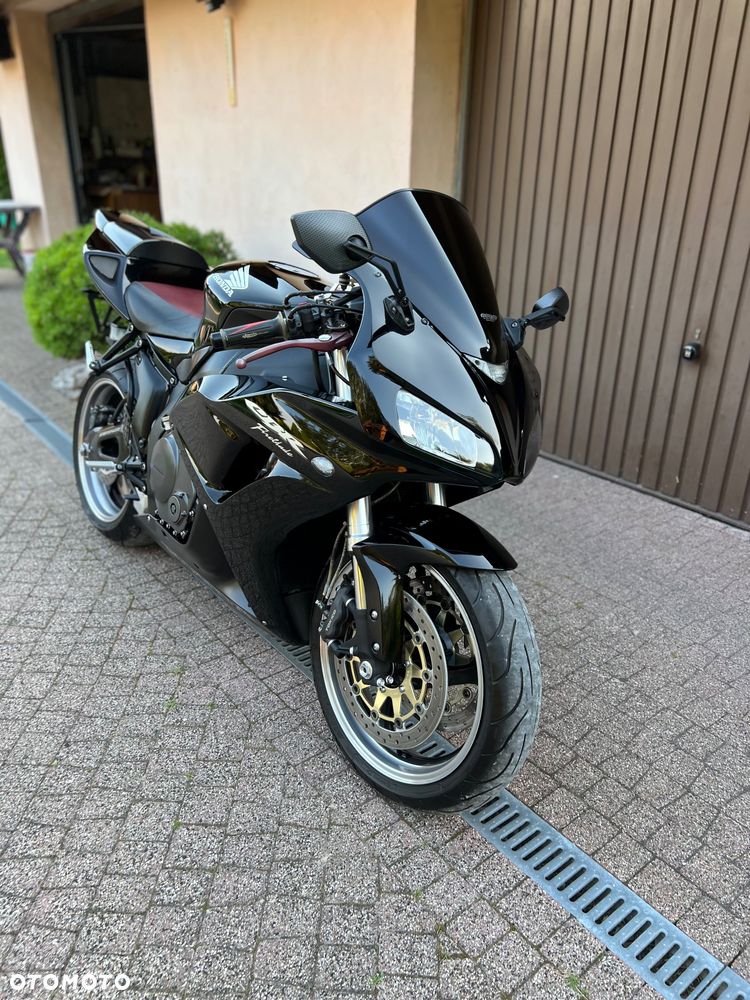 Honda CBR - 13