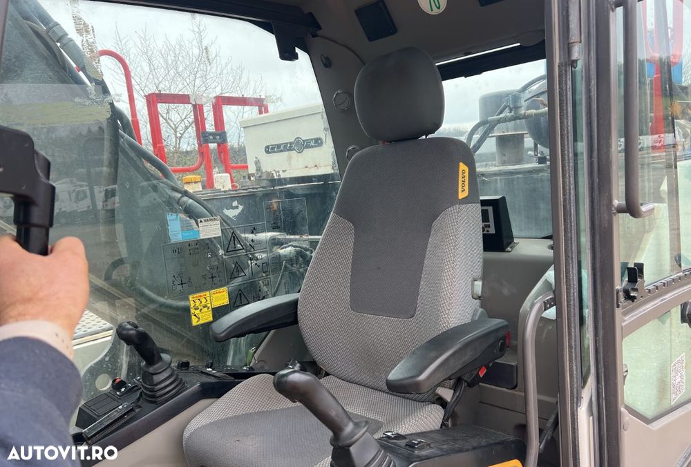 Volvo EC250E-NL Excavator - 9