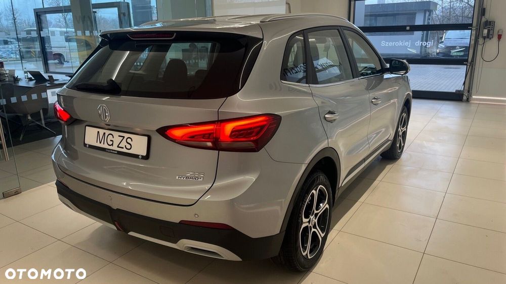 MG ZS Hybrid+ - 15