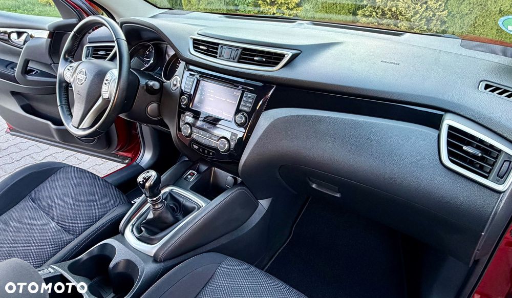 Nissan Qashqai 1.2 DIG-T N-Connecta EU6 - 24