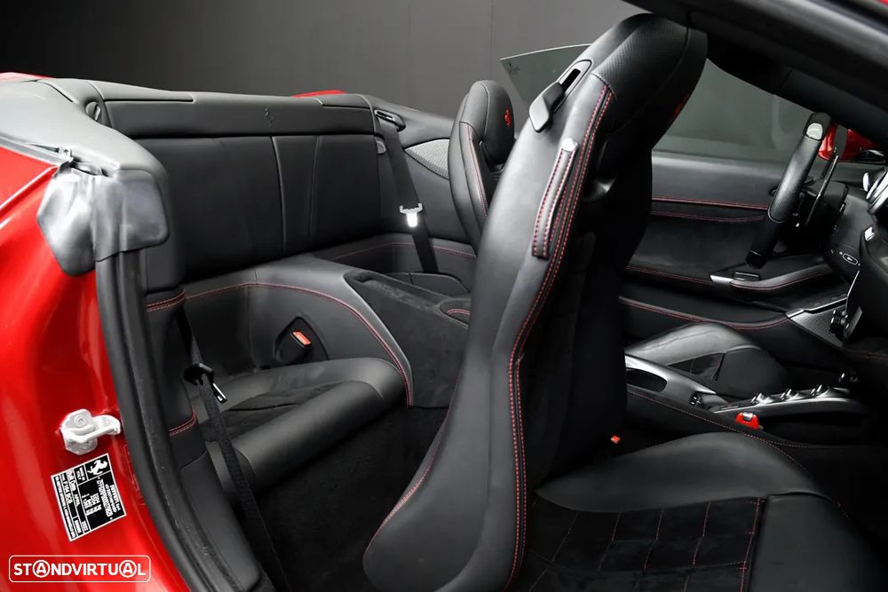 Ferrari Portofino M - 19