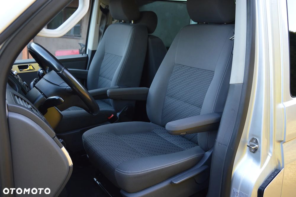 Volkswagen Multivan - 17